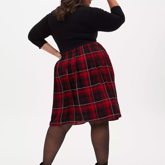 Torrid Dress 0X LG - Skater Black Knit Red Plaid Pockets Plus Size Holiday X-Mas - Picture 3 of 5